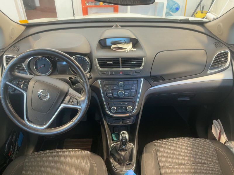 Opel Mokka 1.6 Ego ecoFlex — zdjęcie 12