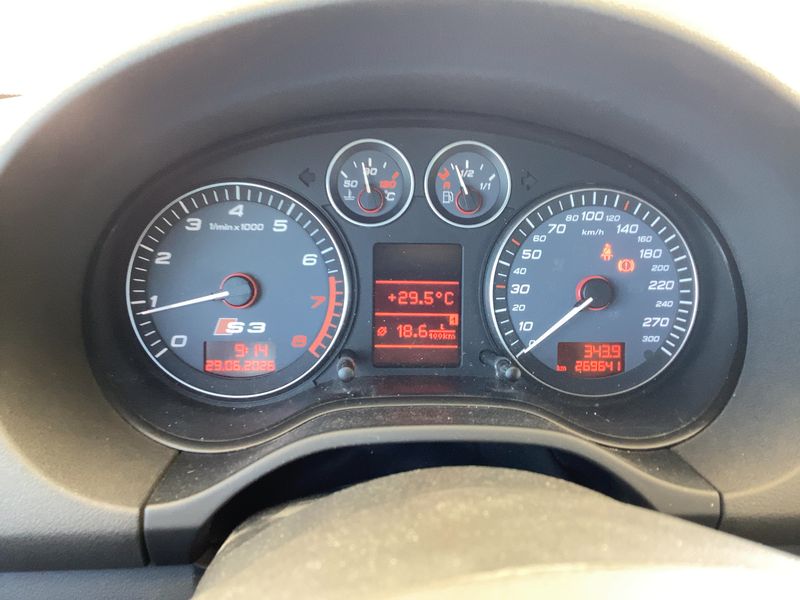 Audi S3 2.0 TFSI quattro — zdjęcie 13