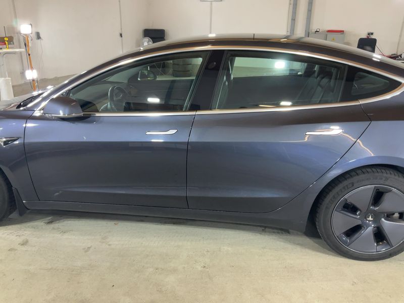 Tesla Model 3 Standard Range Plus — zdjęcie 4