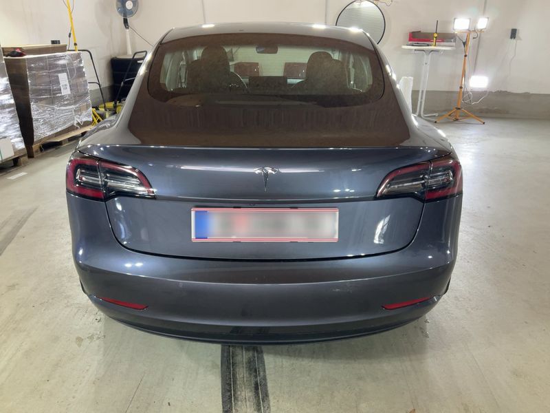 Tesla Model 3 Standard Range Plus — zdjęcie 5