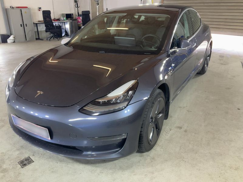 Tesla Model 3 Standard Range Plus — zdjęcie 2