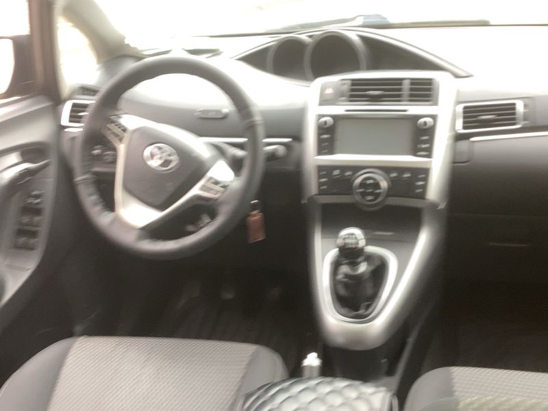 Toyota Verso 1.6 D-4D Advance — zdjęcie 12