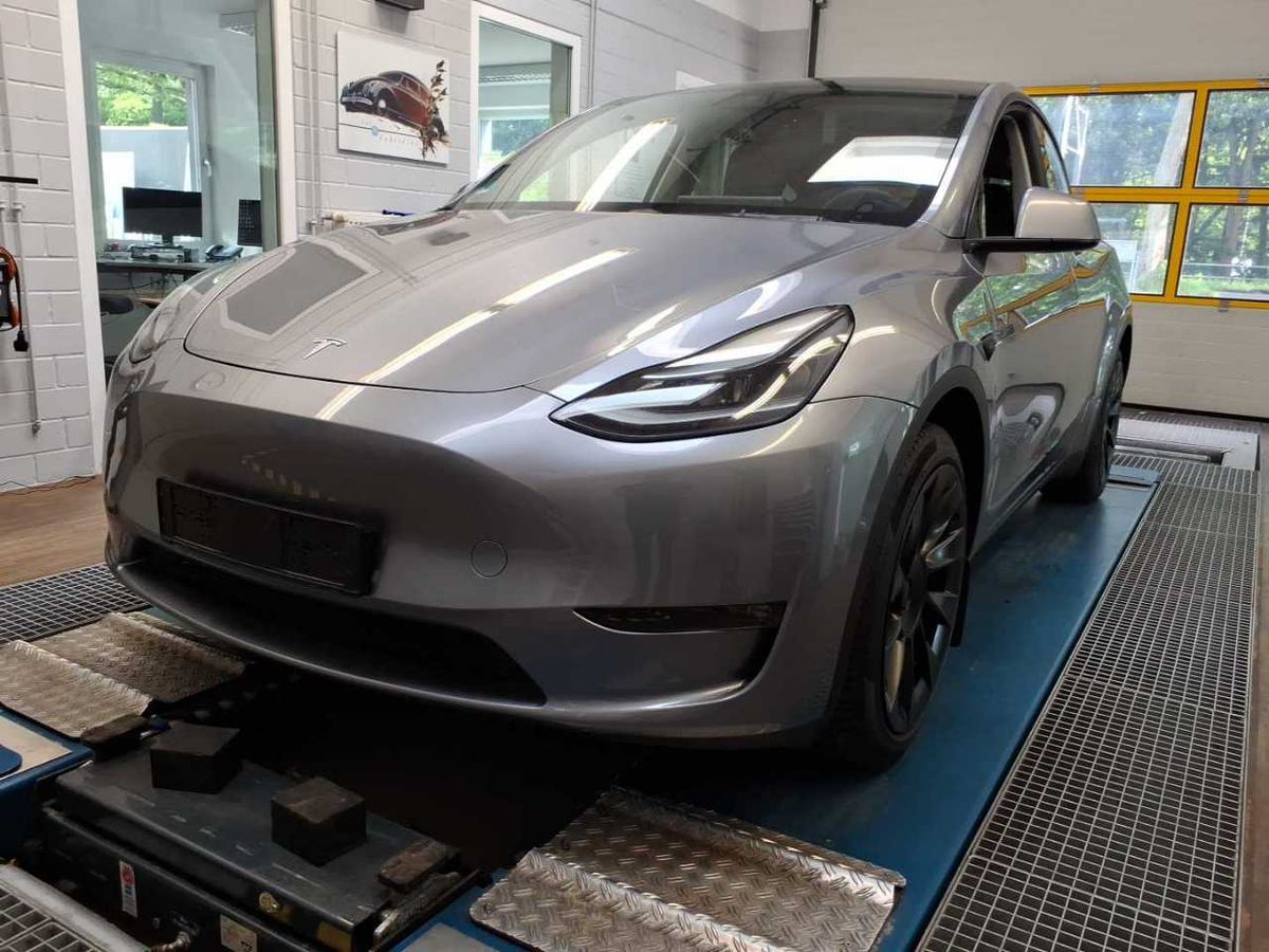 Tesla Model 2023