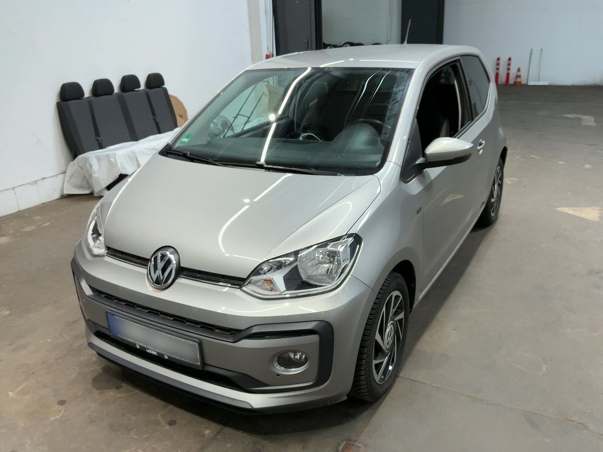 Volkswagen up! 2019 — photo 1