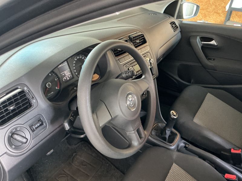 Volkswagen Polo 1.2 TDI Trendline 2011 – снимка 32