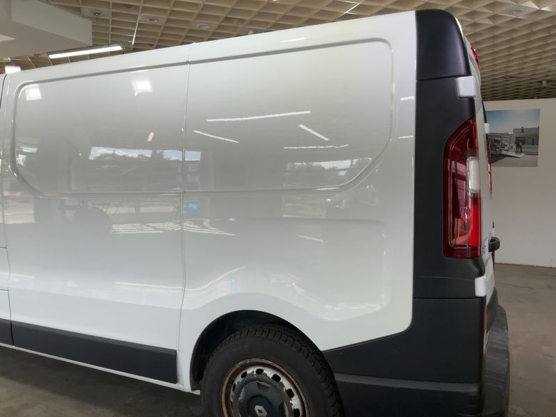 Renault Trafic 1.6 dCi L1H1 2,7t Komfort 2016 – снимка 6