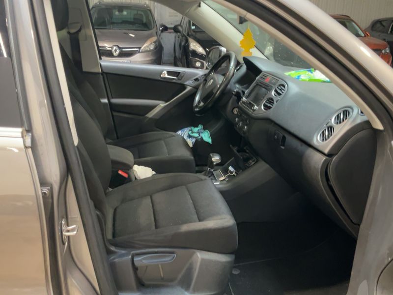 Volkswagen Tiguan 2.0 TDI Sport & Style 4Motion — zdjęcie 11