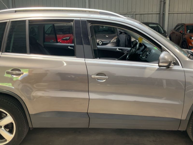 Volkswagen Tiguan 2.0 TDI Sport & Style 4Motion — zdjęcie 7