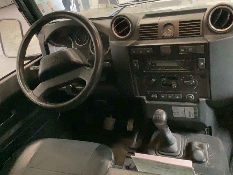 Land Rover Defender 2.4 Td4 110 SE Station Wagon — zdjęcie 12
