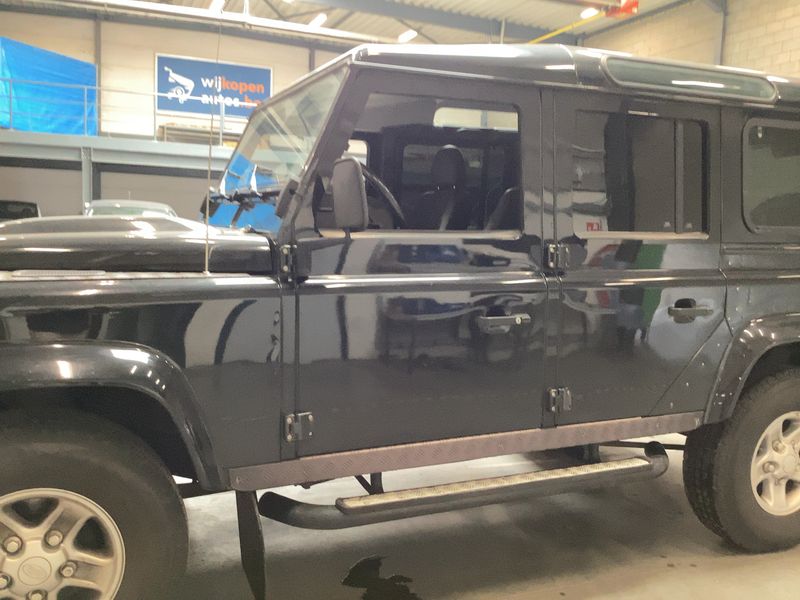 Land Rover Defender 2.4 Td4 110 SE Station Wagon — zdjęcie 4