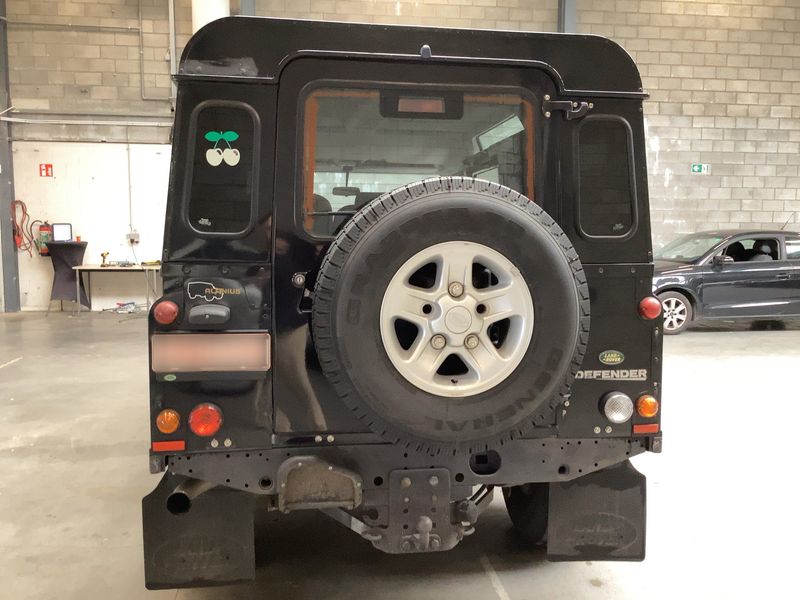 Land Rover Defender 2.4 Td4 110 SE Station Wagon — zdjęcie 5