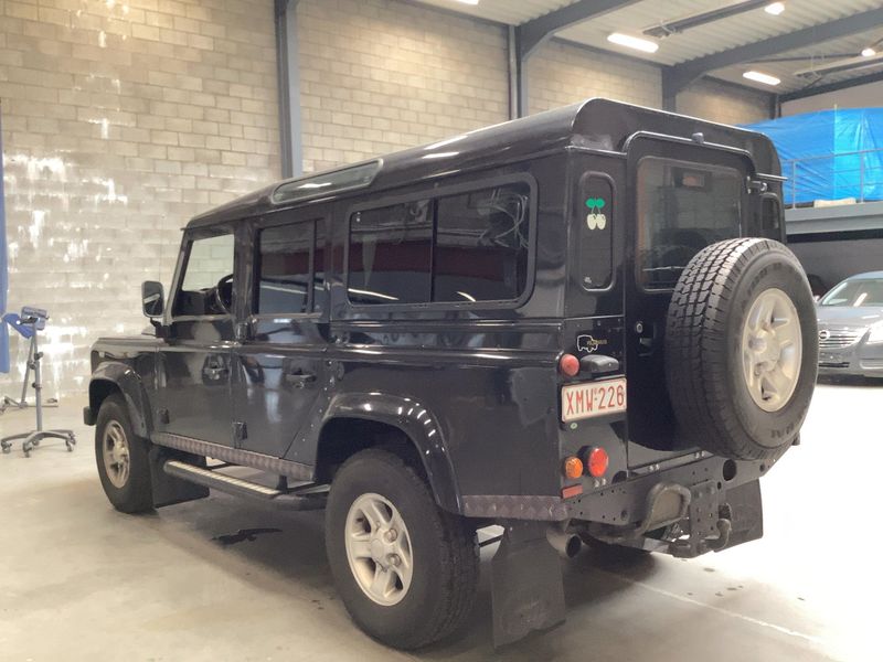 Land Rover Defender 2.4 Td4 110 SE Station Wagon — zdjęcie 3