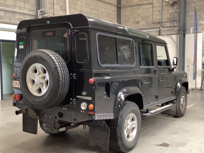 Land Rover Defender 2.4 Td4 110 SE Station Wagon — zdjęcie 6