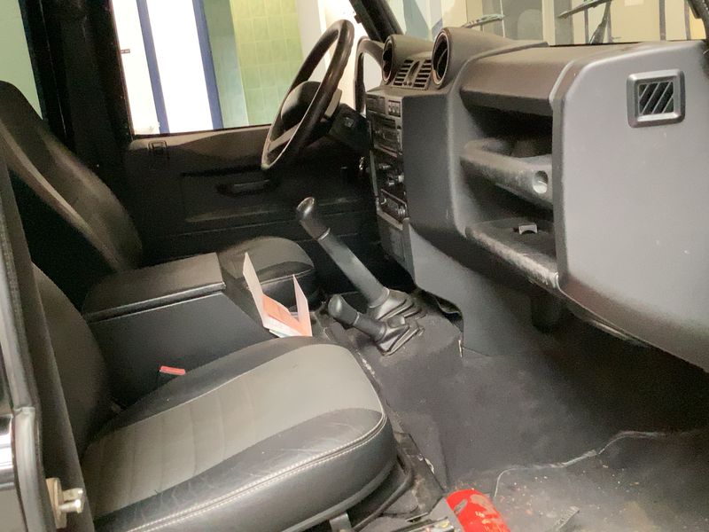Land Rover Defender 2.4 Td4 110 SE Station Wagon — zdjęcie 11
