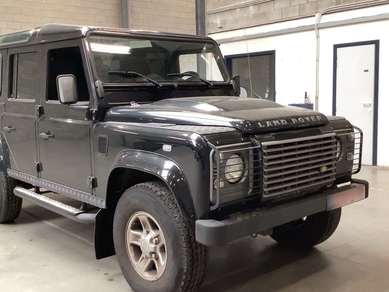 Land Rover Defender 2.4 Td4 110 SE Station Wagon — zdjęcie 8
