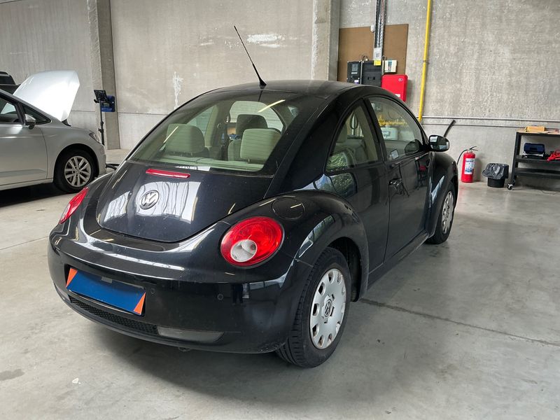 Volkswagen New Beetle 1.4 — zdjęcie 2