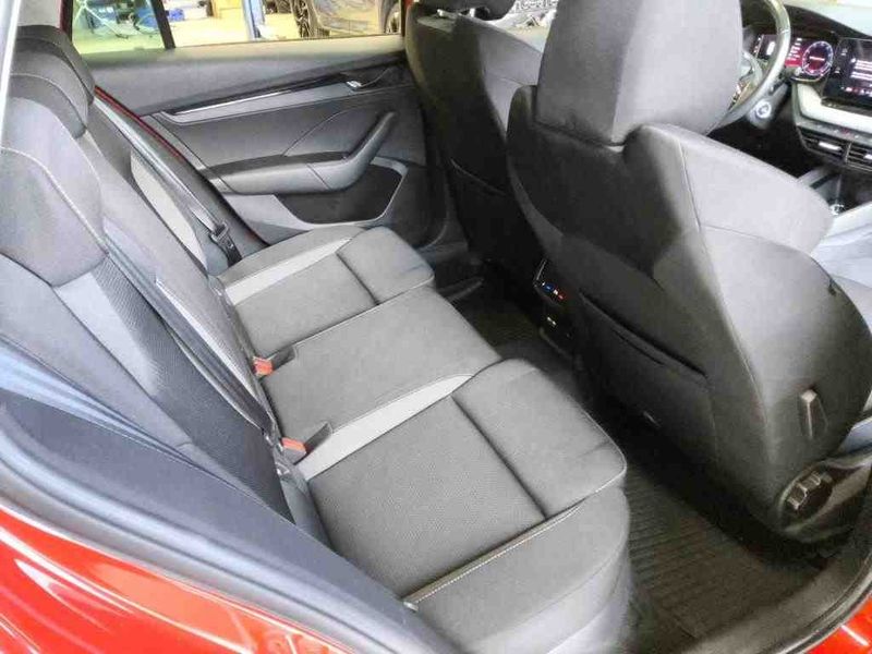 Skoda Octavia 2.0 TDI Ambition — zdjęcie 12