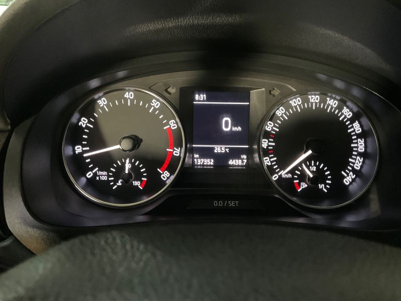 Skoda Rapid Spaceback 1.2 TSI Cool Edition — zdjęcie 13