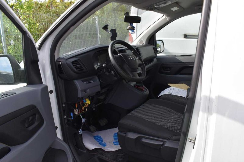 Toyota ProAce 1.5 D-4D L1 Kombi — zdjęcie 5