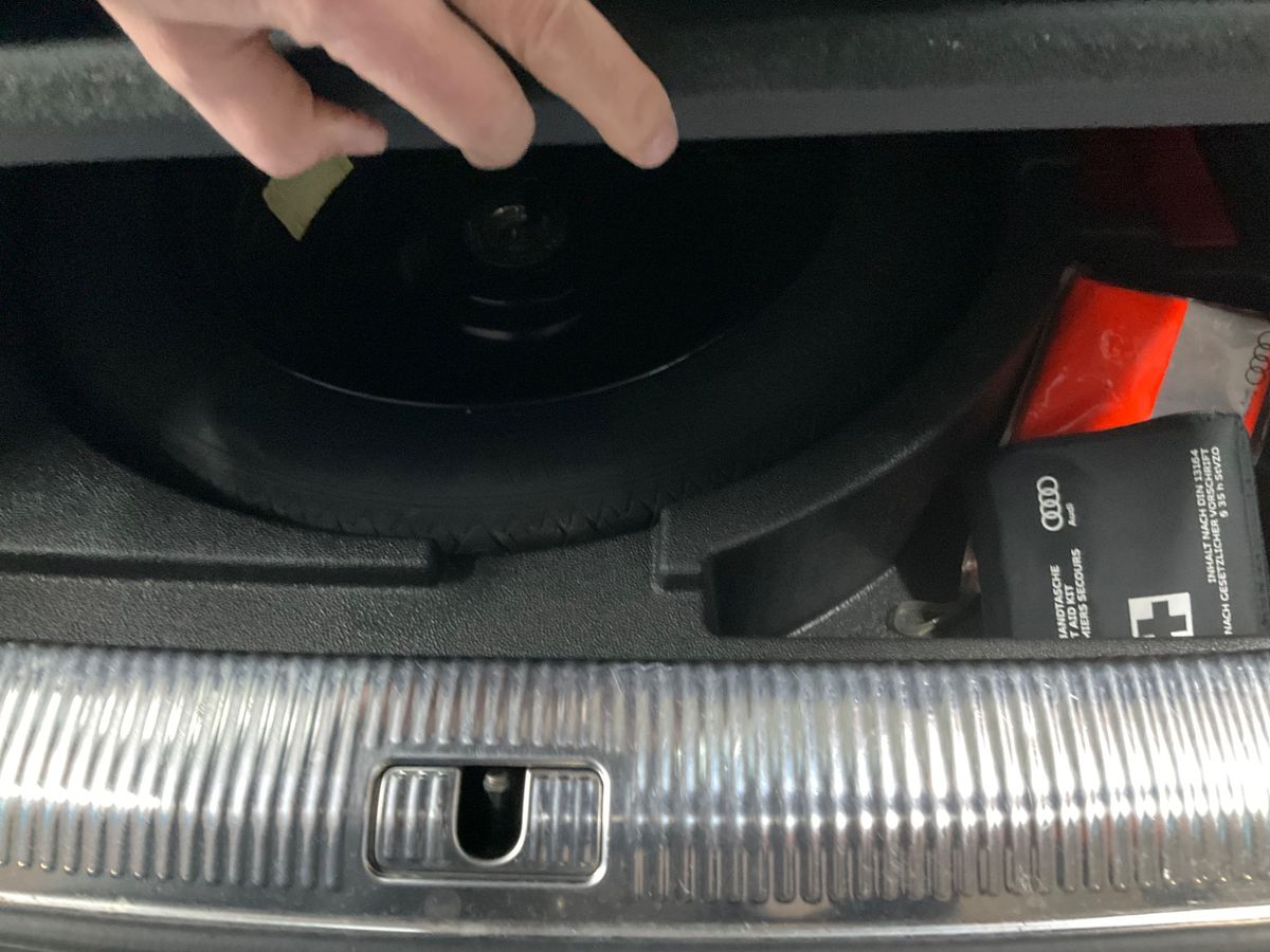 Audi Q3 2013 — photo 29
