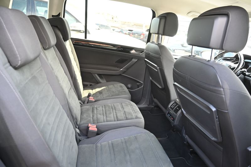 Volkswagen Touran 2.0 TDI Executive BlueMotion Tech — zdjęcie 13