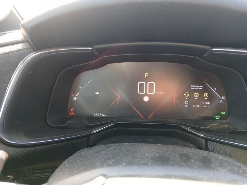 DS Automobiles DS7 Crossback 2.0 Blue-HDi Performance Line — zdjęcie 11