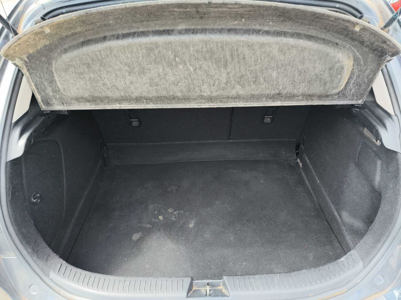 Mazda 3 1.6 CD Diesel CRDT Sportive — zdjęcie 9