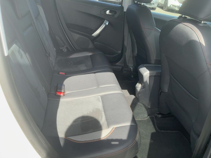 Peugeot 2008 1.2 PureTech Crossway 2015 – снимка 19