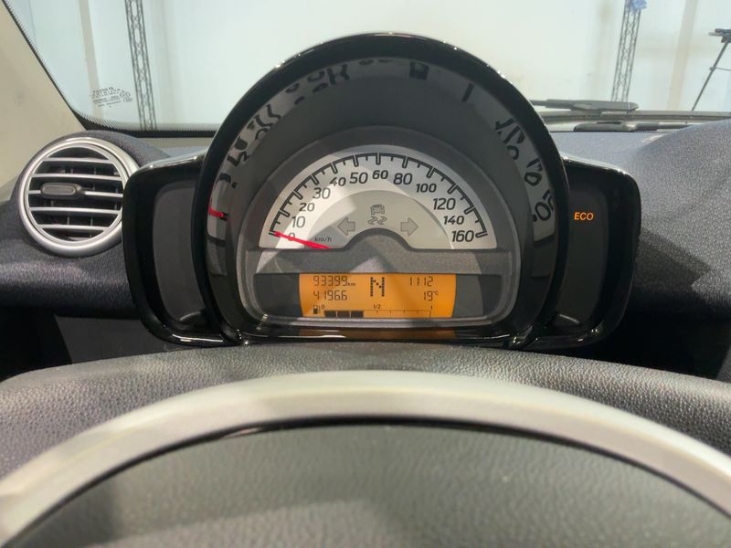 Smart fortwo 1.0 Micro Hybrid Drive passion — zdjęcie 13