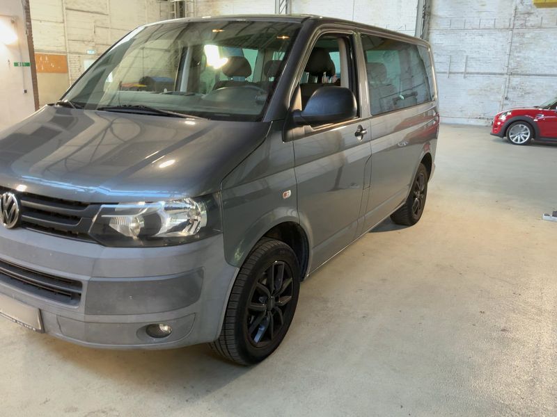 Volkswagen T5 Caravelle 2.0 TDI Trendline — zdjęcie 2