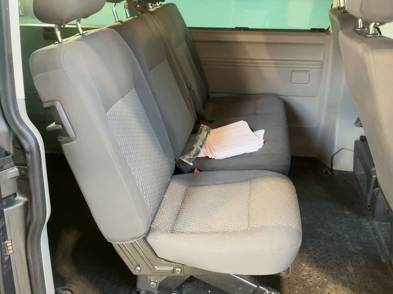 Volkswagen T5 Caravelle 2.0 TDI Trendline — zdjęcie 14