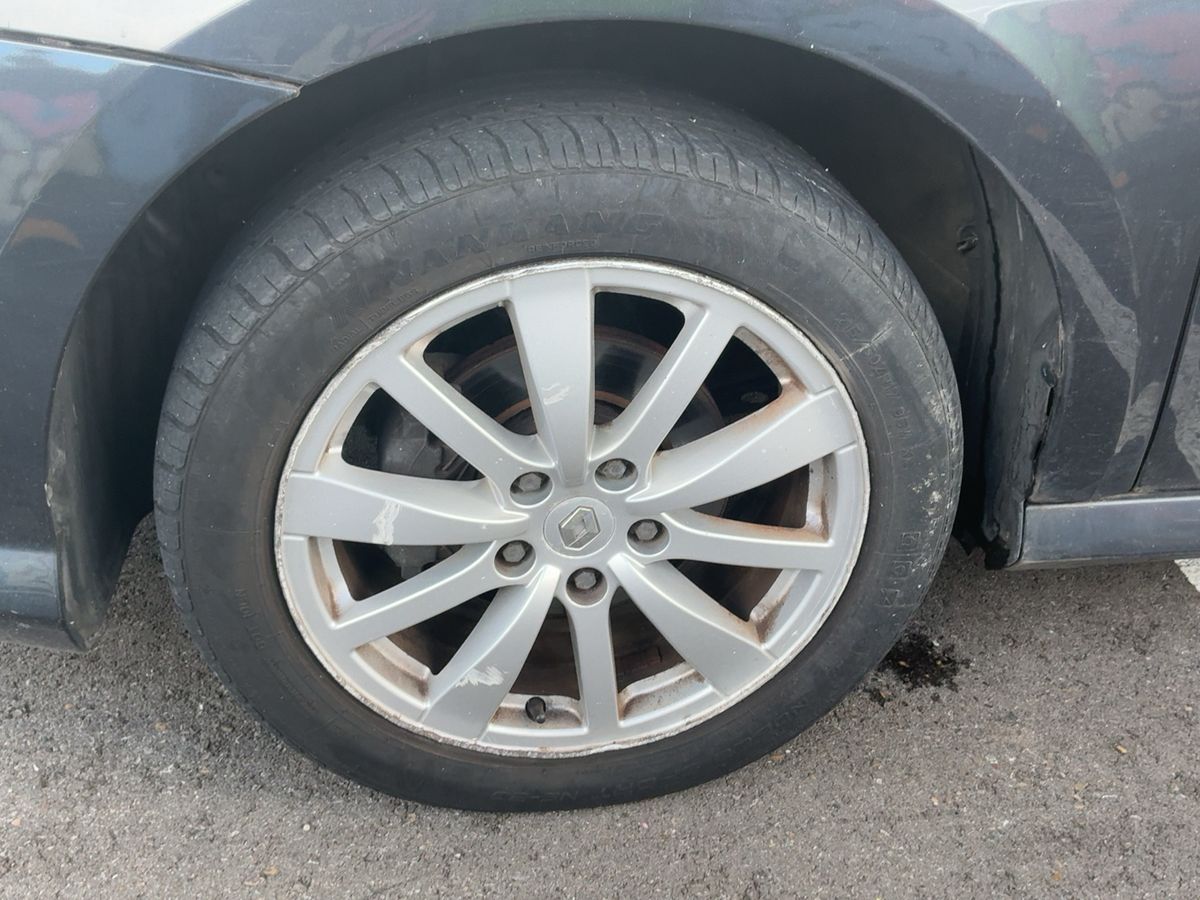Renault Laguna 2013 — photo 4