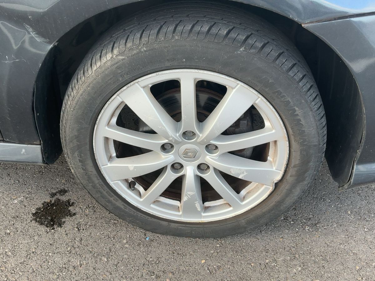 Renault Laguna 2013 — photo 12