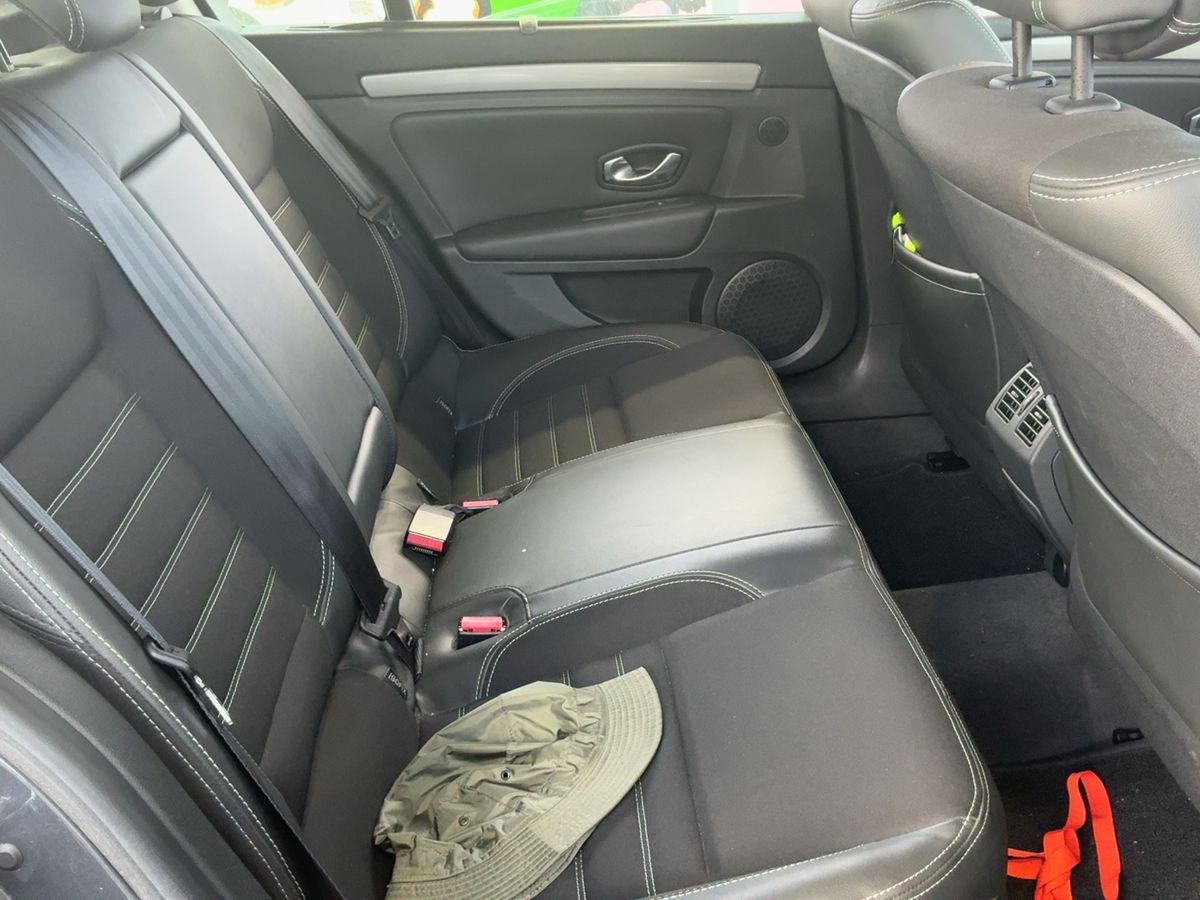 Renault Laguna 2013 — photo 20