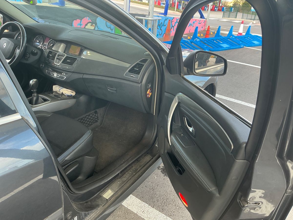 Renault Laguna 2013 — photo 32