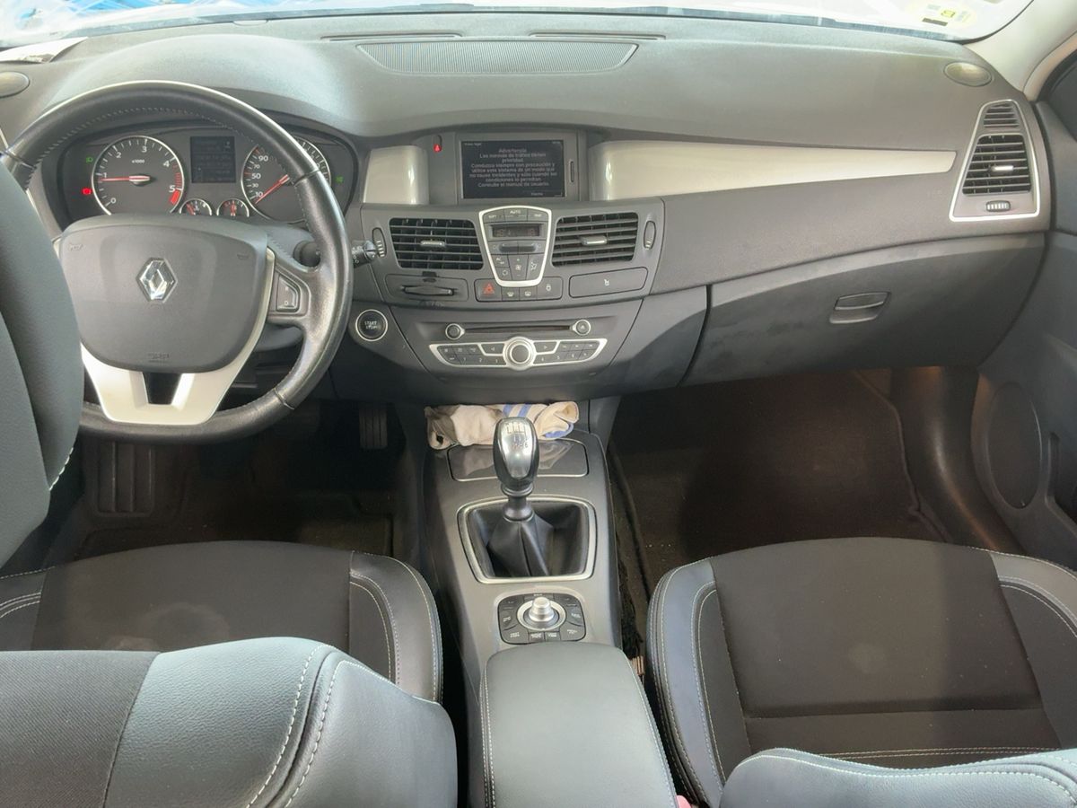 Renault Laguna 2013 — photo 18