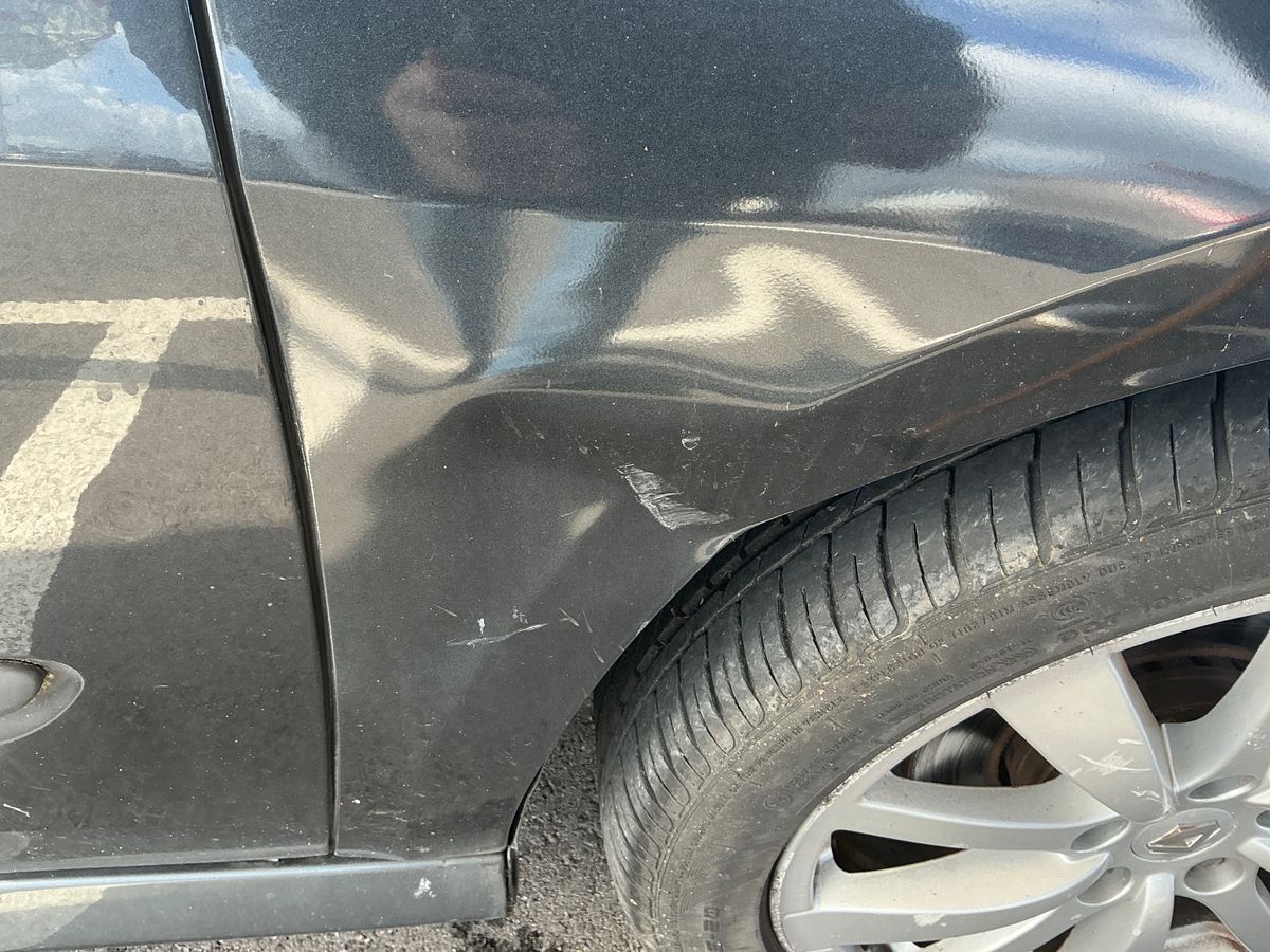 Renault Laguna 2013 — photo 37