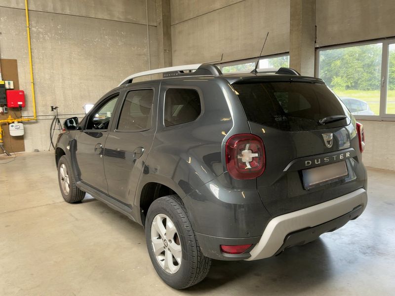 Dacia Duster 1.6 SCe Comfort — zdjęcie 3