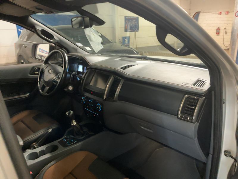 Ford Ranger 2.2 TDCi Doppelkabine 4x4 Wildtrak — zdjęcie 12