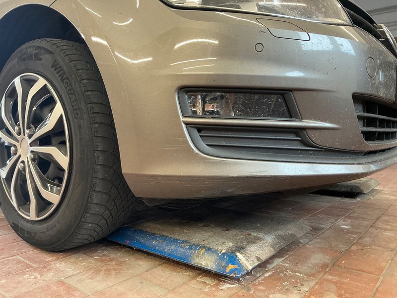 Volkswagen Golf VII 1.6 TDI Comfortline BlueMotion Tech 2014 – снимка 25