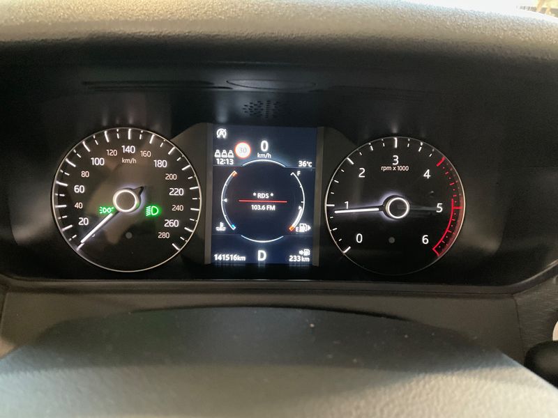 Land Rover Range Rover Velar 2.0 Diesel S R-Dynamic — zdjęcie 13