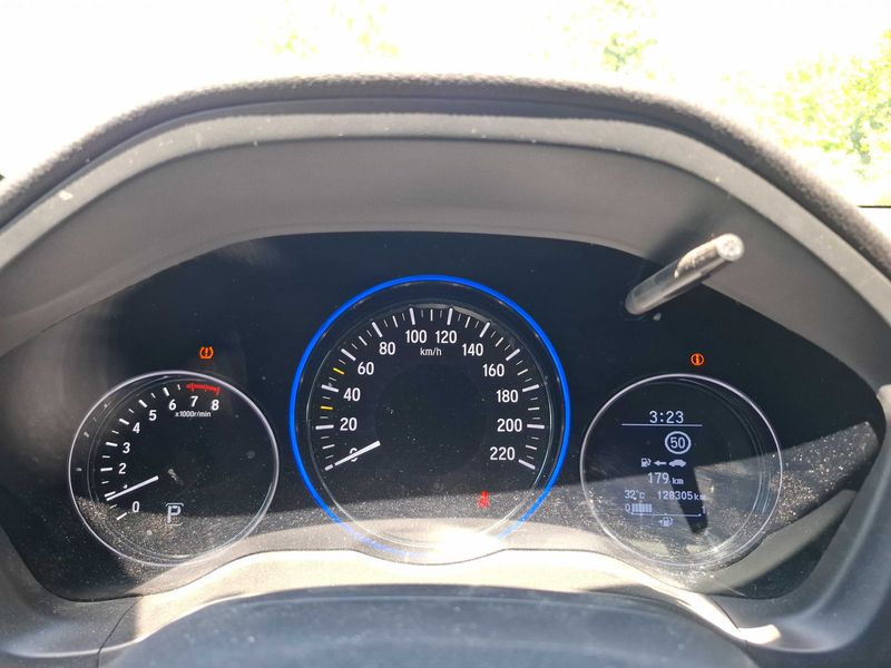 Honda HR-V 1.5 i-VTEC Exclusive Navi — zdjęcie 12