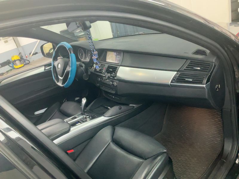 BMW X6 xDrive 40d — zdjęcie 12