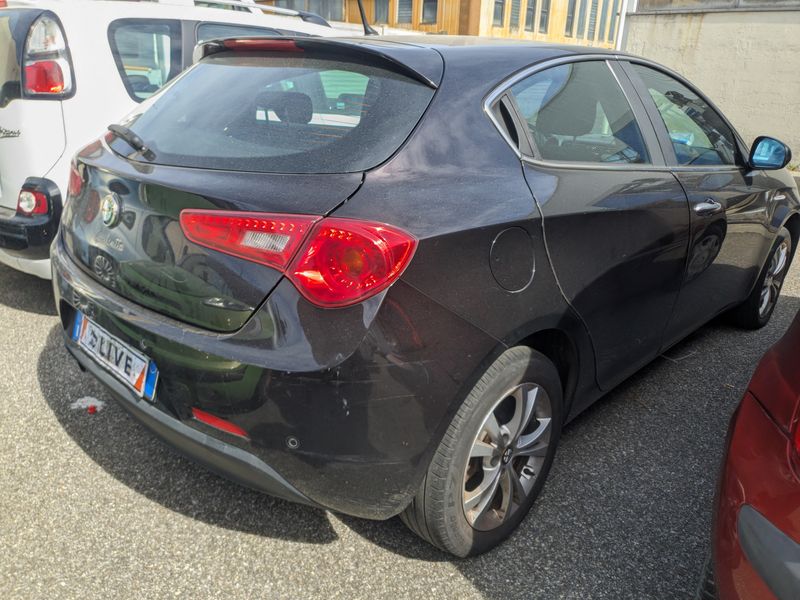 Alfa Romeo Giulietta 1.4 Turbo Distinctive — zdjęcie 5