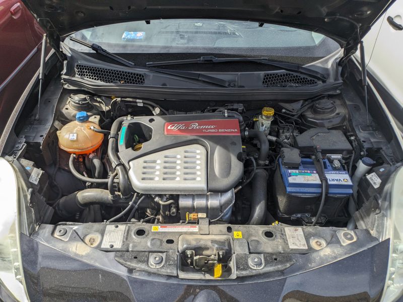 Alfa Romeo Giulietta 1.4 Turbo Distinctive — zdjęcie 8