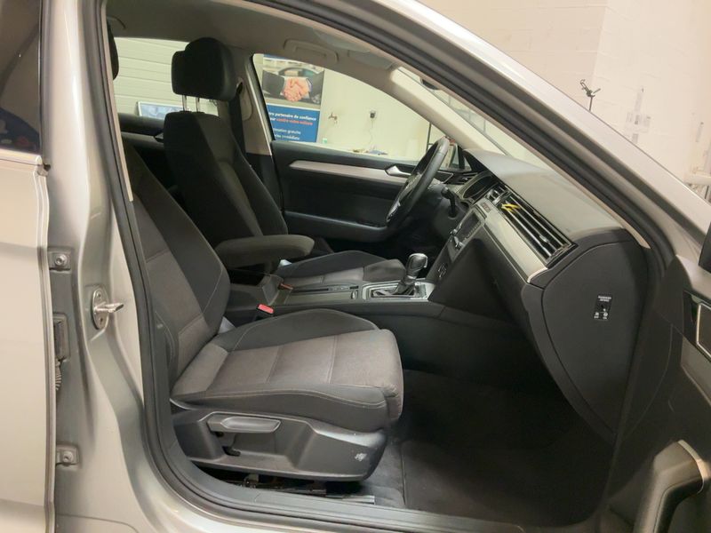 Volkswagen Passat 1.6 TDI Comfortline BlueMotion Tech — zdjęcie 11