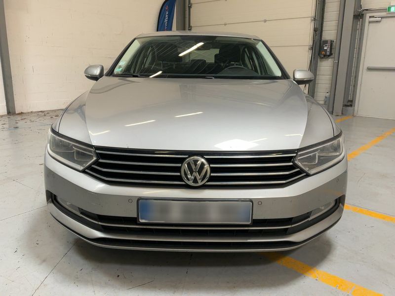 Volkswagen Passat 1.6 TDI Comfortline BlueMotion Tech — zdjęcie 9