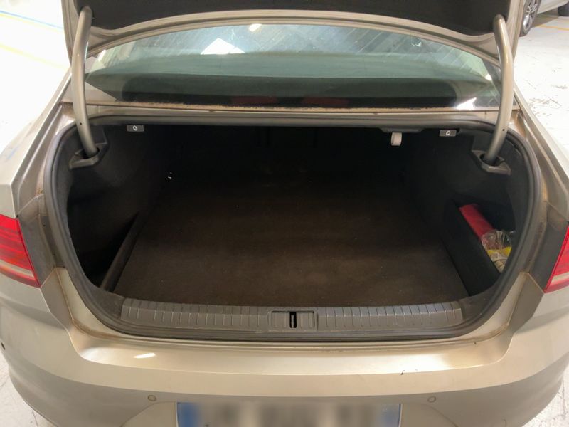 Volkswagen Passat 1.6 TDI Comfortline BlueMotion Tech — zdjęcie 10