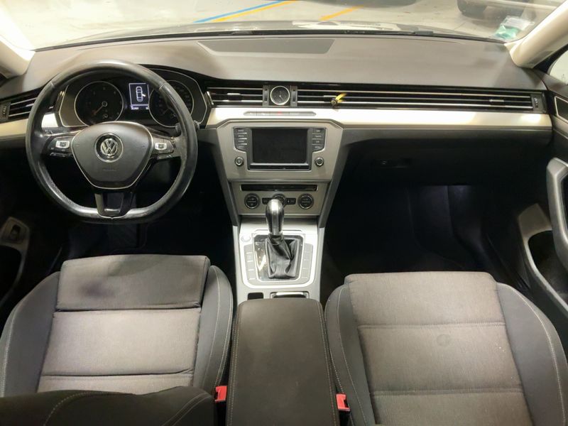 Volkswagen Passat 1.6 TDI Comfortline BlueMotion Tech — zdjęcie 12
