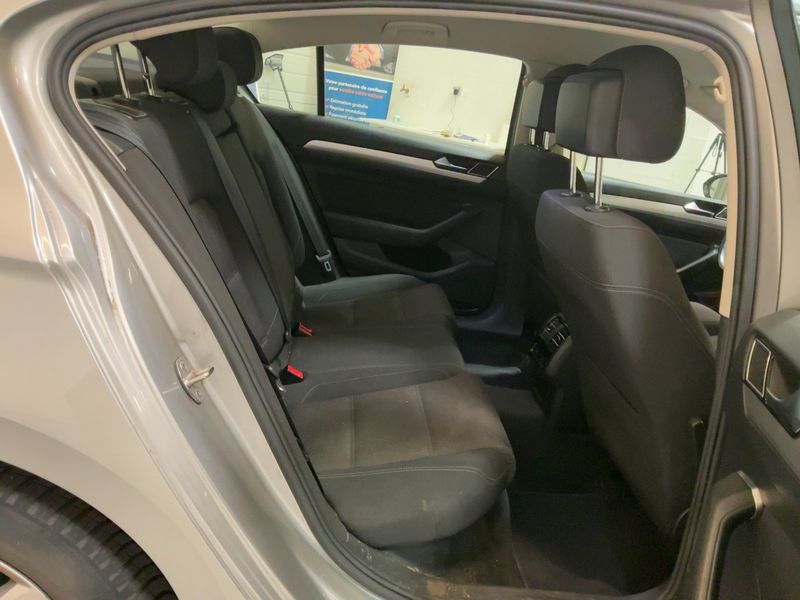 Volkswagen Passat 1.6 TDI Comfortline BlueMotion Tech — zdjęcie 14